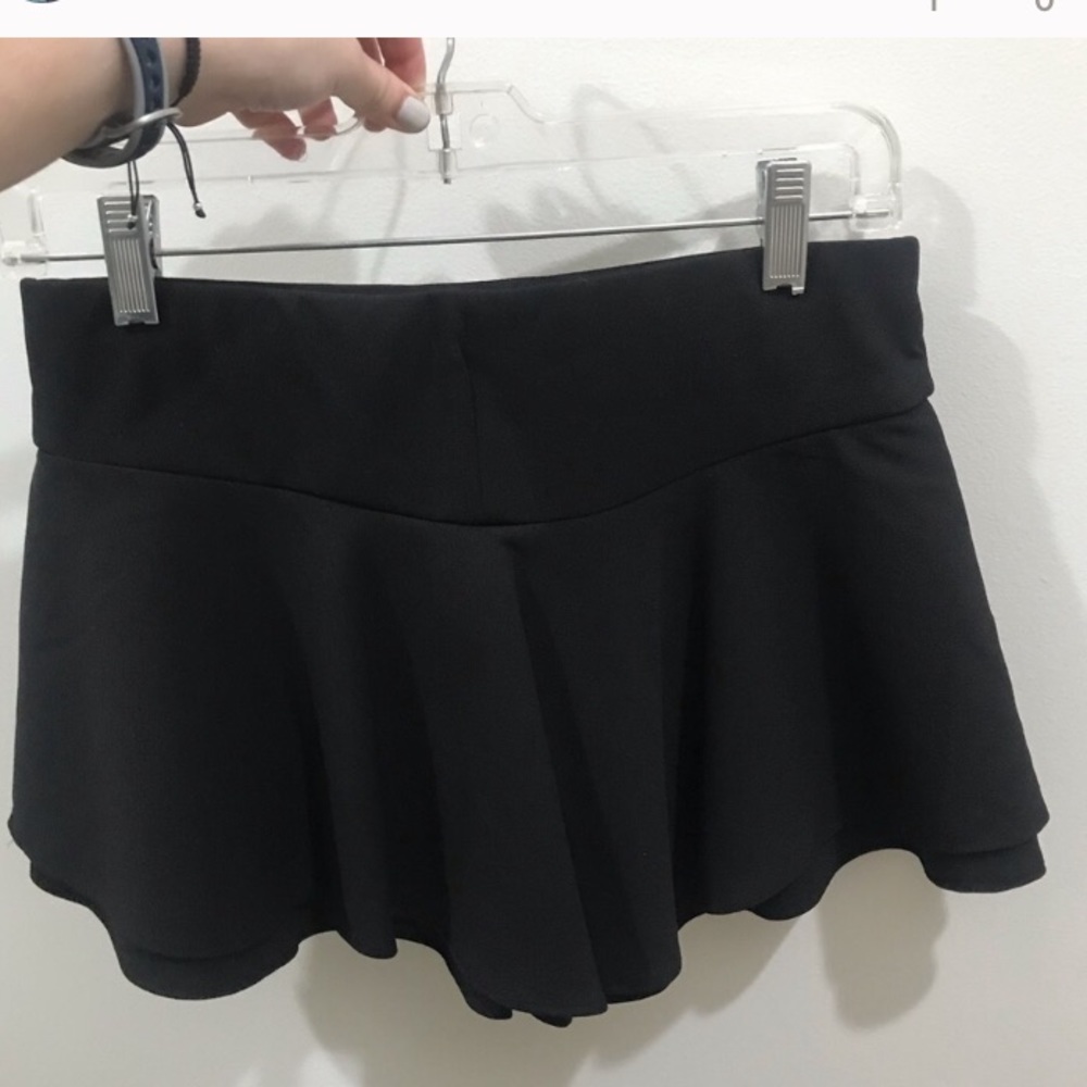 Black forever 21 skort